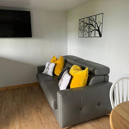 Kabin In The Woods Llandybie Екстер'єр фото