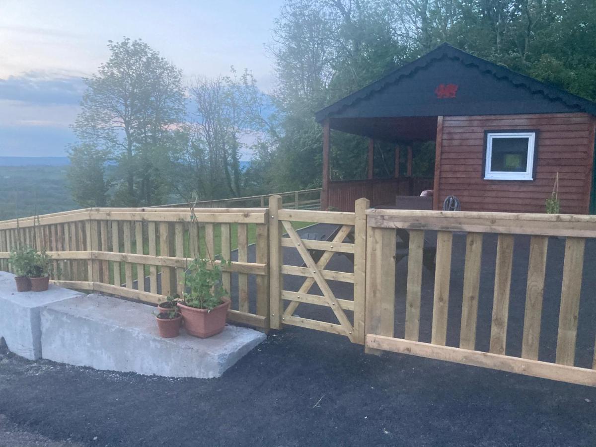 Kabin In The Woods Llandybie Екстер'єр фото