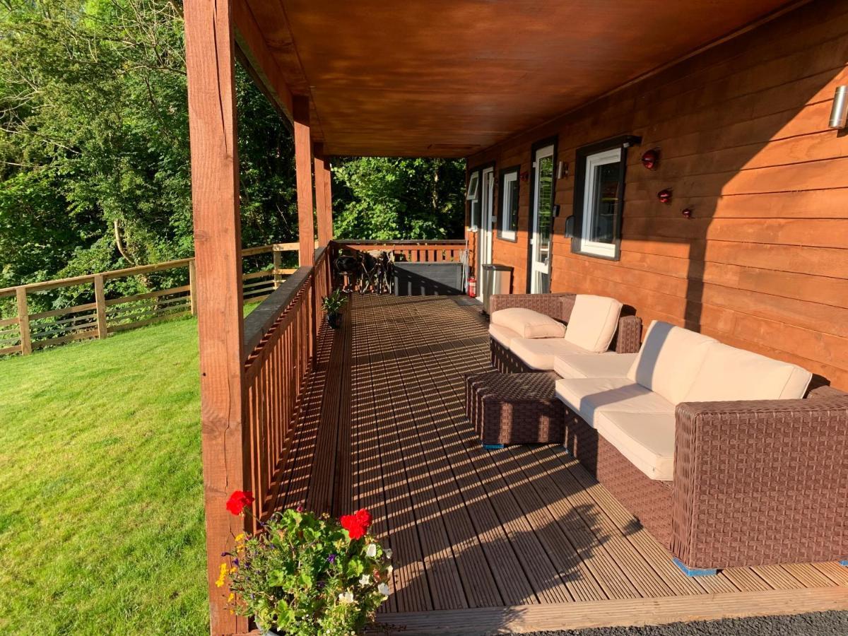 Kabin In The Woods Llandybie Екстер'єр фото