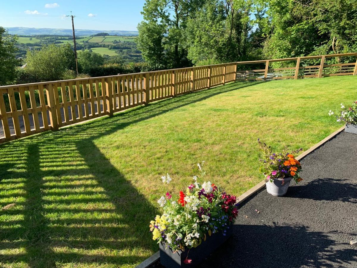 Kabin In The Woods Llandybie Екстер'єр фото