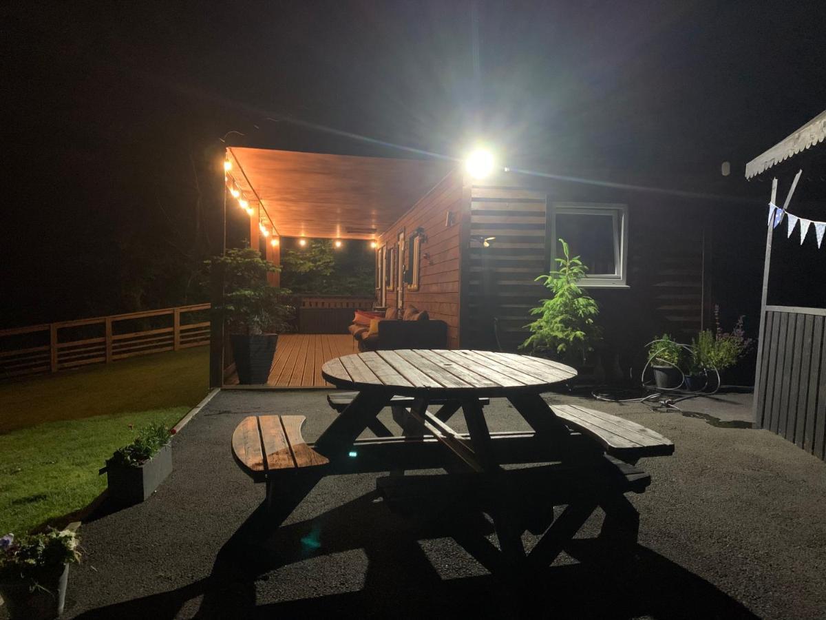 Kabin In The Woods Llandybie Екстер'єр фото