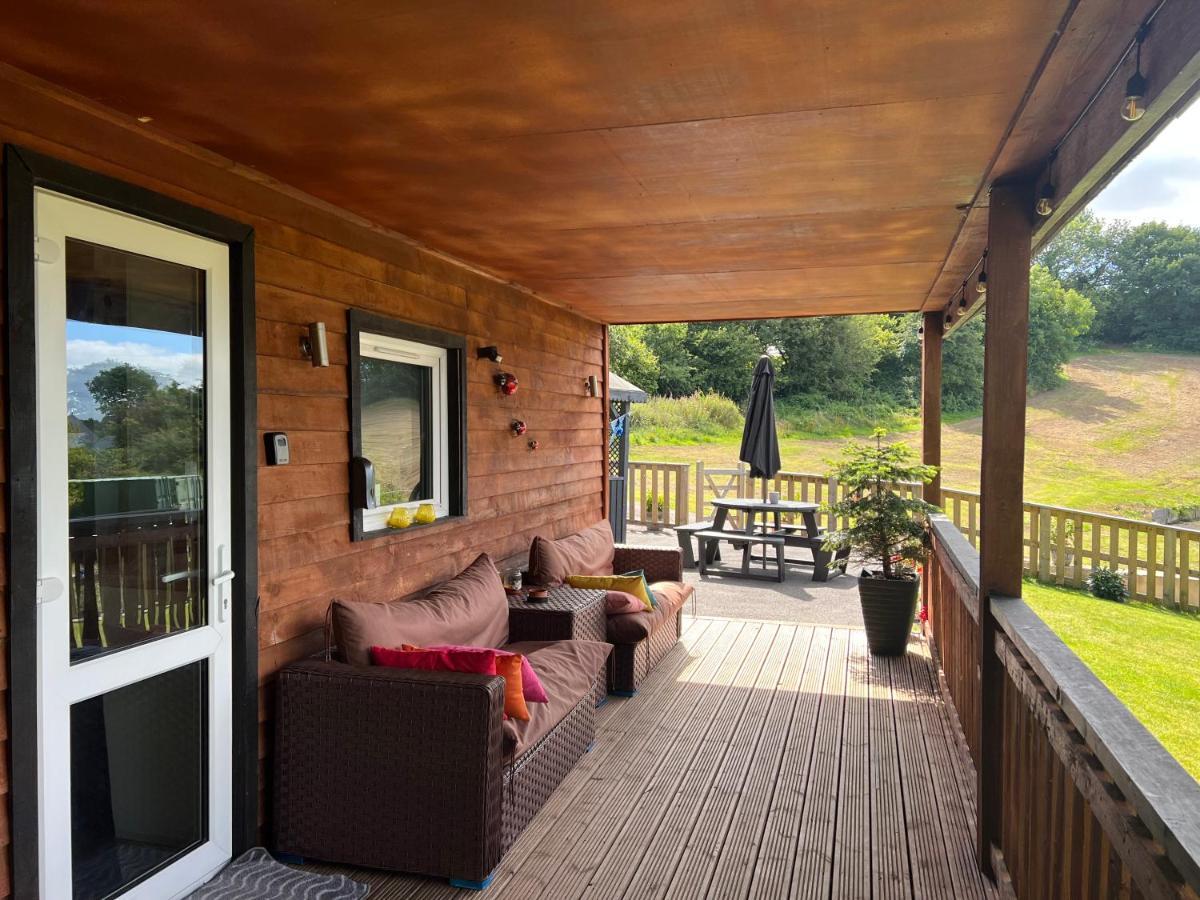 Kabin In The Woods Llandybie Екстер'єр фото